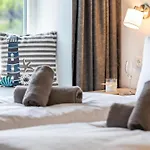 Apartment Prora - Meerblick, Balkon, E-Ladesaeule und Strandkorb am Strand - Küstenliebe