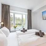Prora - Meerblick, Balkon, E-Ladesaeule und Strandkorb am Strand - Küstenliebe Apartment Binz