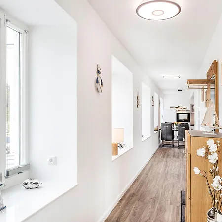 Prora - Meerblick, Balkon, E-ladesaeule Und Strandkorb Am - Küstenliebe Apartment